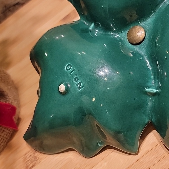 Vintage holiday leaf relish / candy dish - Picture 4 of 5